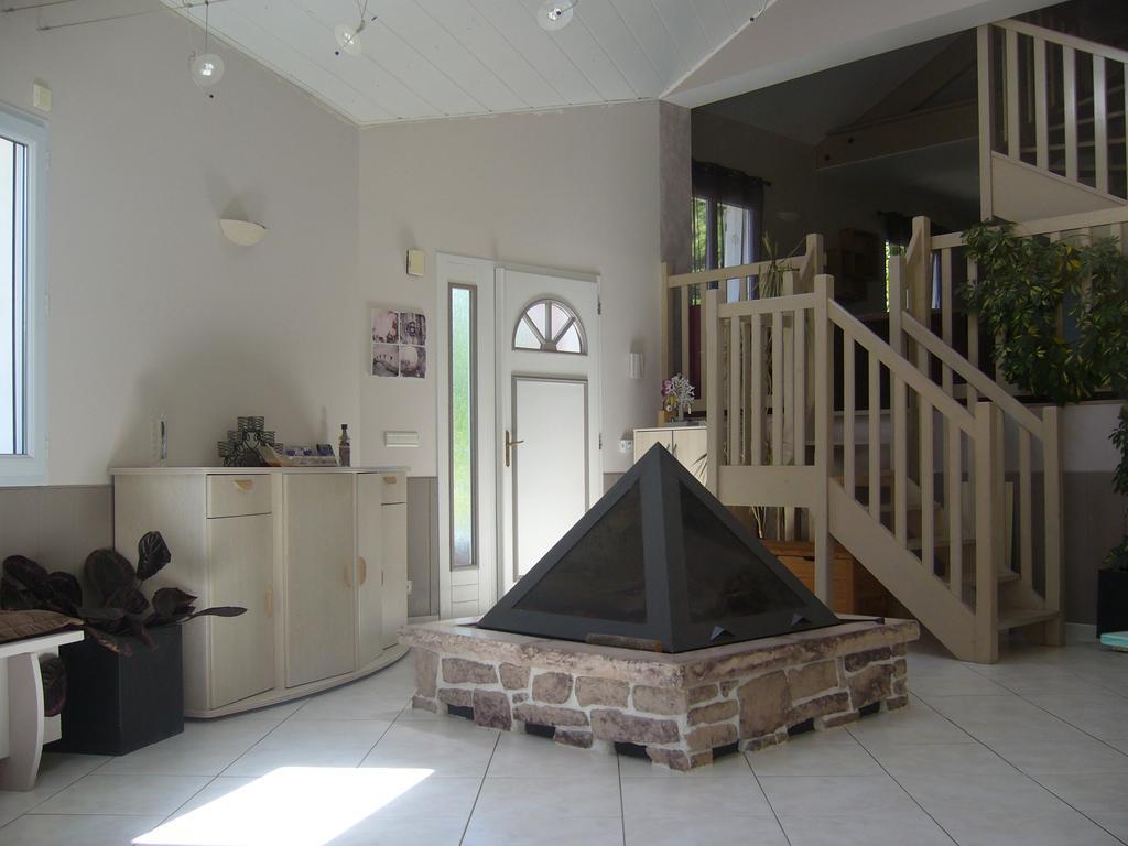 Le Jardin Ombrage Bed & Breakfast Saint-Paul-d'Izeaux Exterior photo