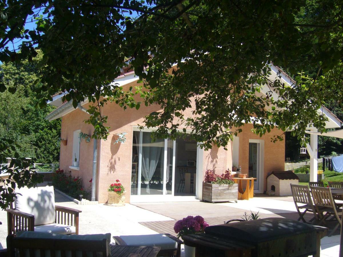 Le Jardin Ombrage Bed & Breakfast Saint-Paul-d'Izeaux Exterior photo